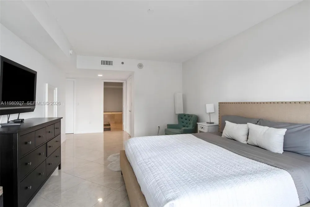 1830 S Ocean Dr #1406 Hallandale Beach, FL 33009