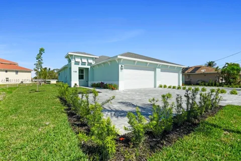 1107 SE 38 ST