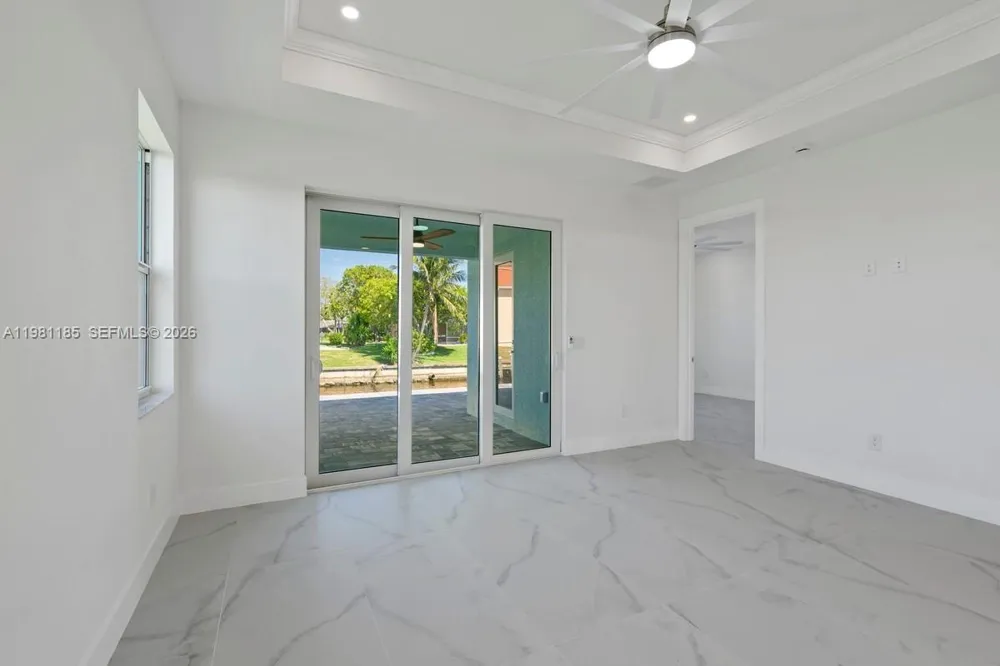 1107 SE 38 ST Cape Coral, FL 33904