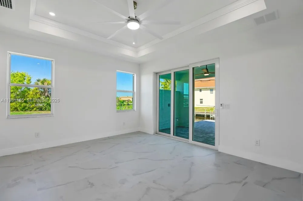 1107 SE 38 ST Cape Coral, FL 33904