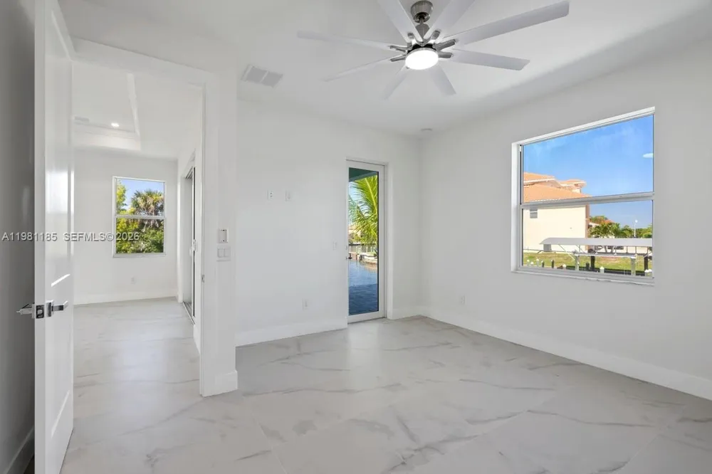 1107 SE 38 ST Cape Coral, FL 33904