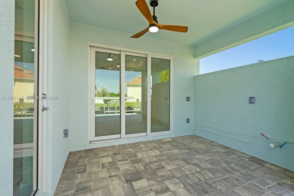 1107 SE 38 ST Cape Coral, FL 33904