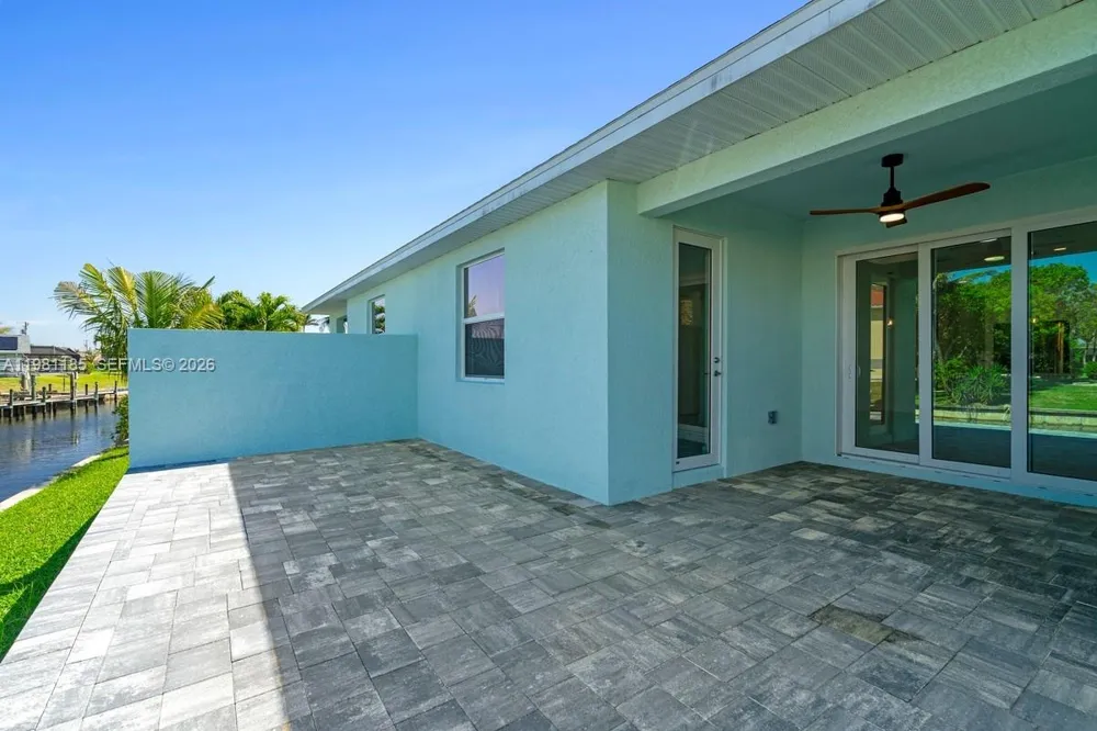 1107 SE 38 ST Cape Coral, FL 33904