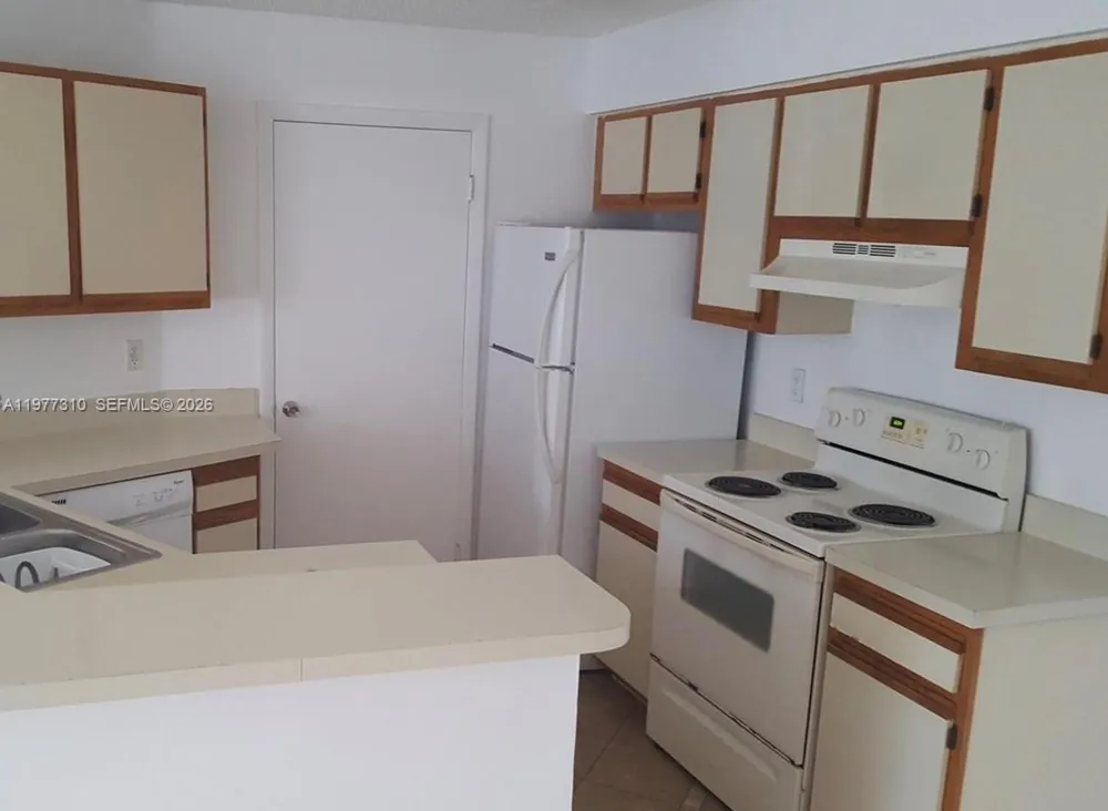 9999 Summerbreeze Dr #420 Sunrise, FL 33322