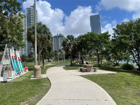 1750 Bayshore Dr #2814