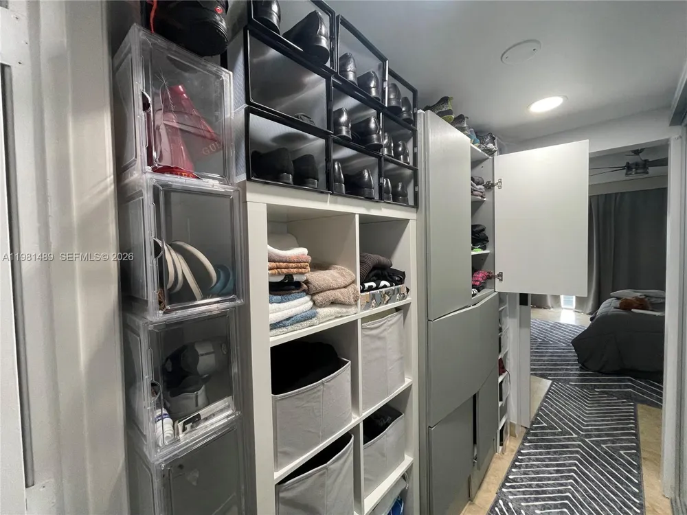 1750 Bayshore Dr #2814 Miami, FL 33132