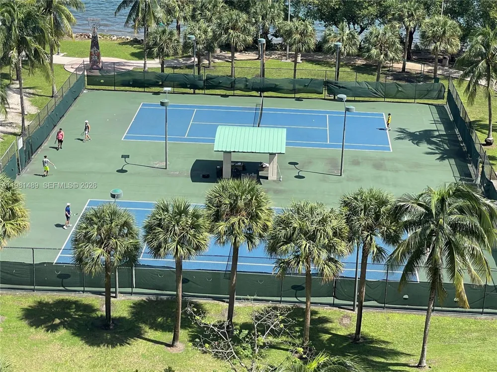 1750 Bayshore Dr #2814 Miami, FL 33132