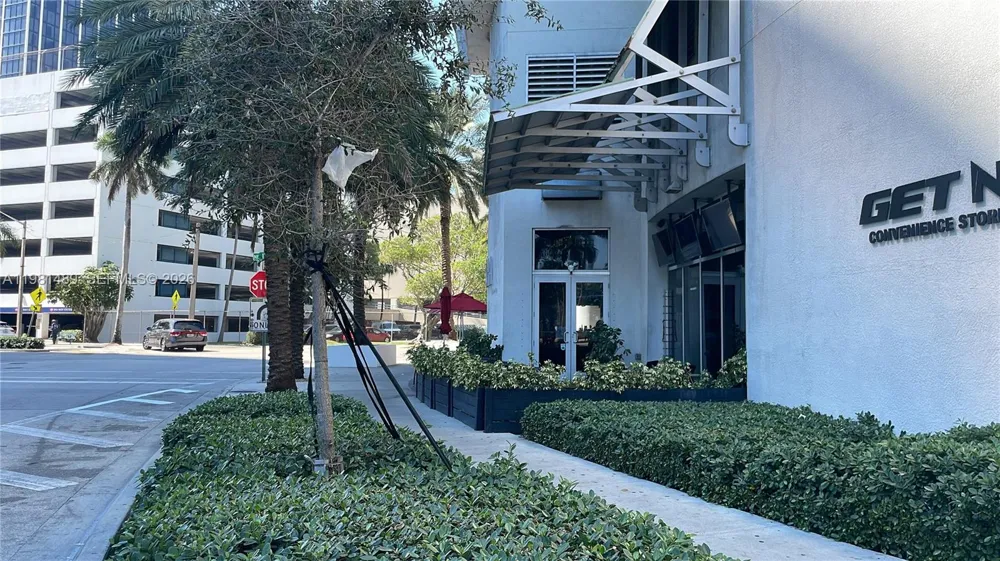 1750 Bayshore Dr #2814 Miami, FL 33132