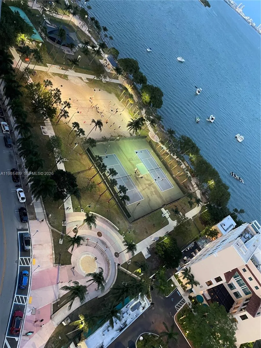 1750 Bayshore Dr #2814 Miami, FL 33132