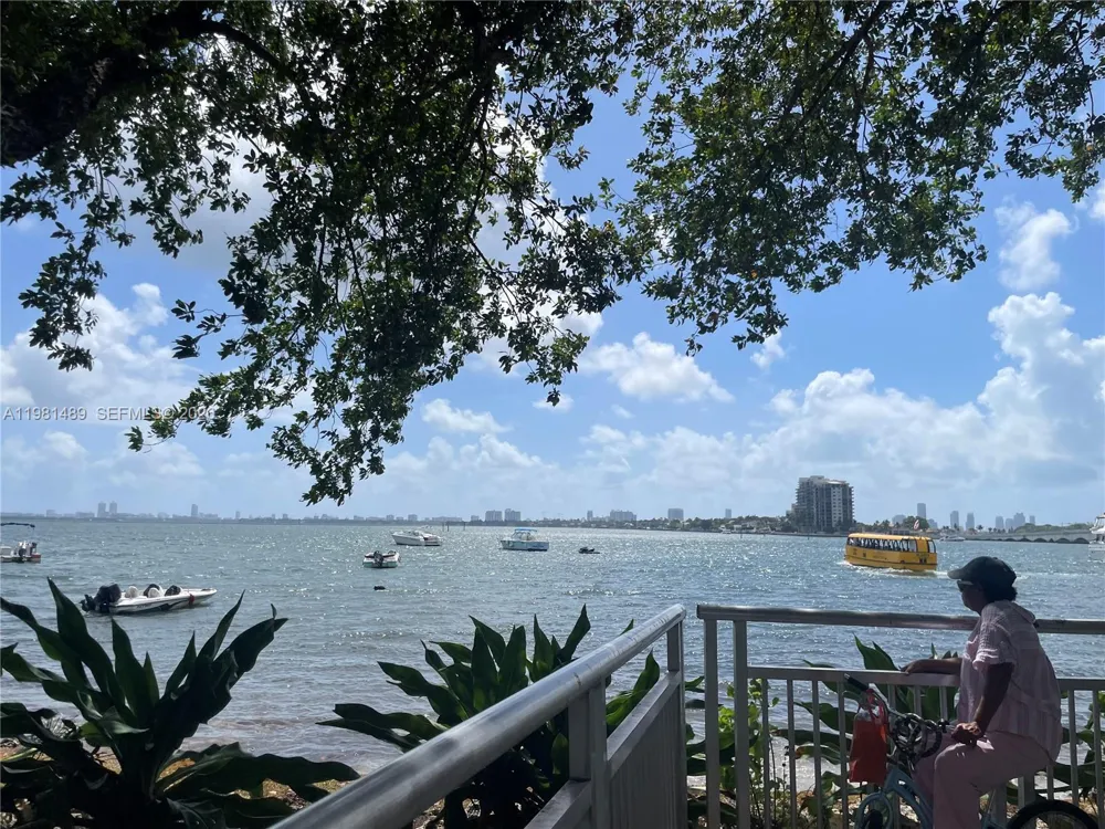 1750 Bayshore Dr #2814 Miami, FL 33132