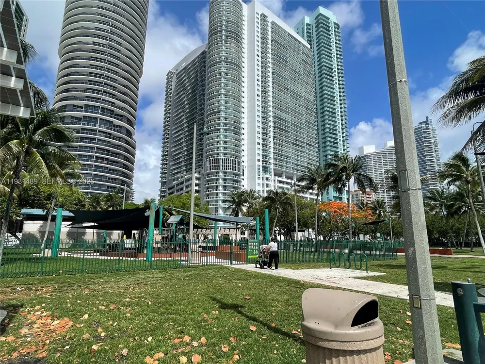 1750 Bayshore Dr #2814 Miami, FL 33132