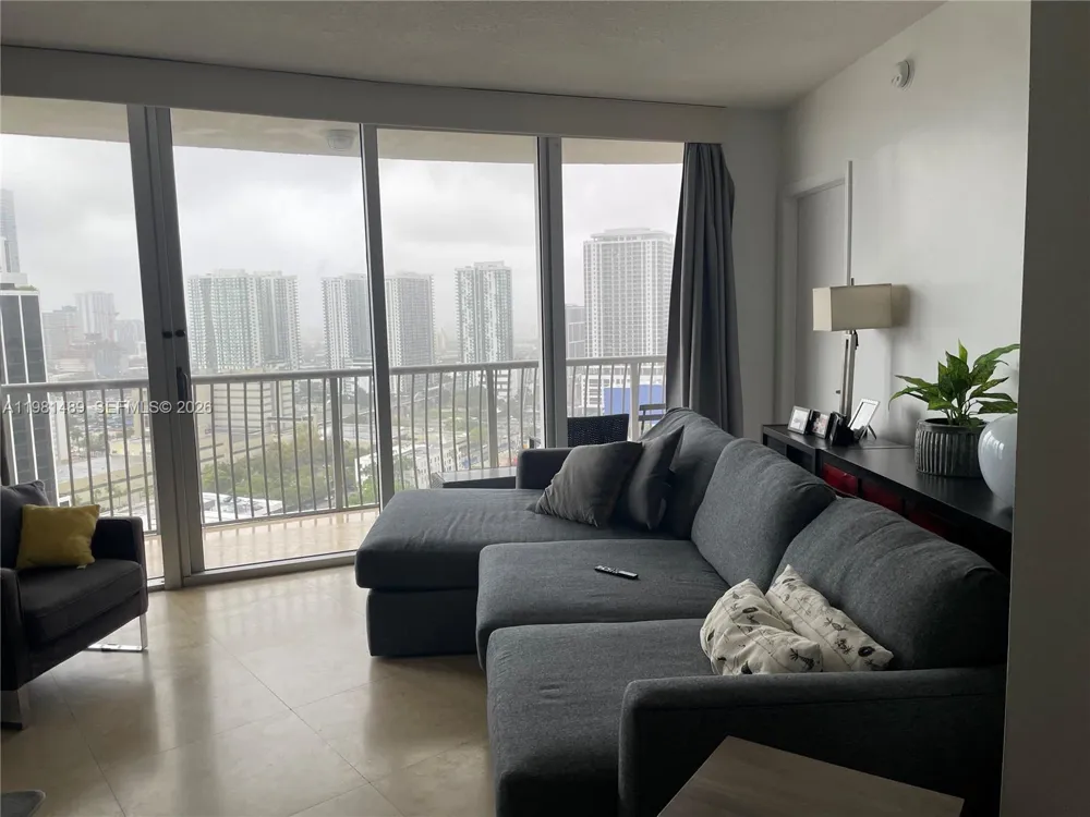 1750 Bayshore Dr #2814 Miami, FL 33132