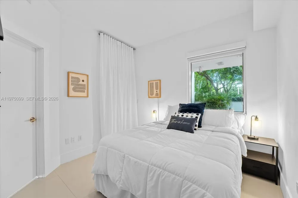 2020 Bayshore Dr #605 Miami, FL 33137