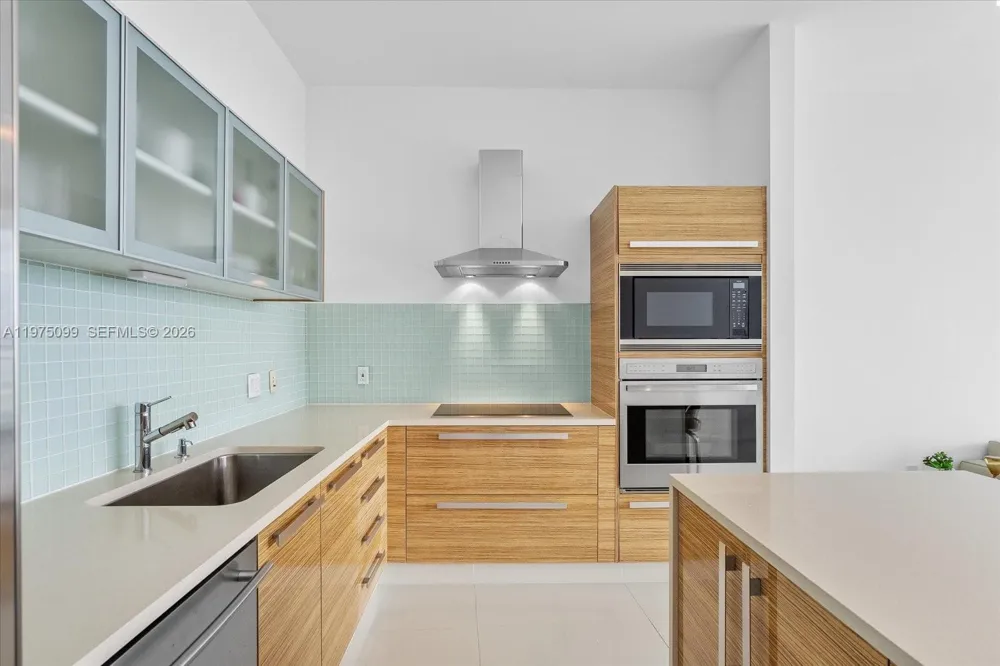 2020 Bayshore Dr #605 Miami, FL 33137