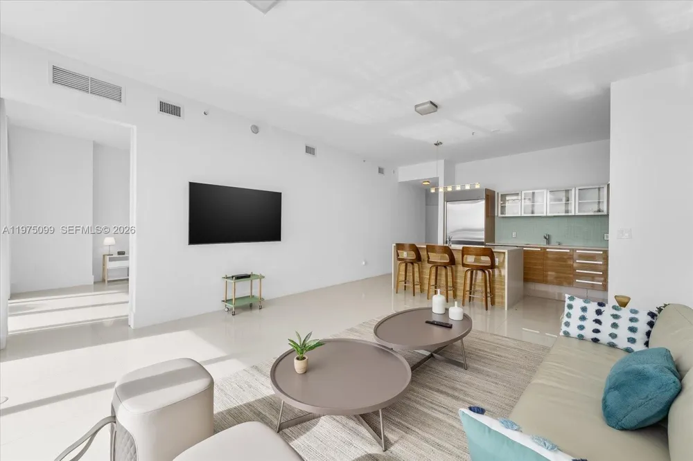 2020 Bayshore Dr #605 Miami, FL 33137