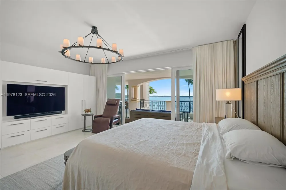 5222 Fisher Island Dr #5222 Fisher Island, FL 33109