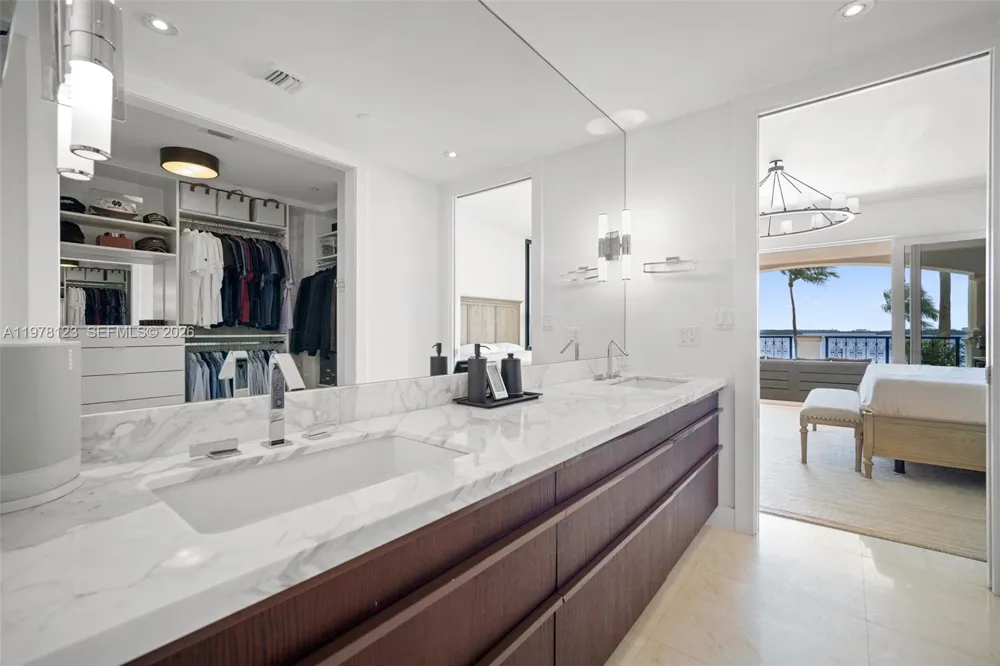 5222 Fisher Island Dr #5222 Fisher Island, FL 33109