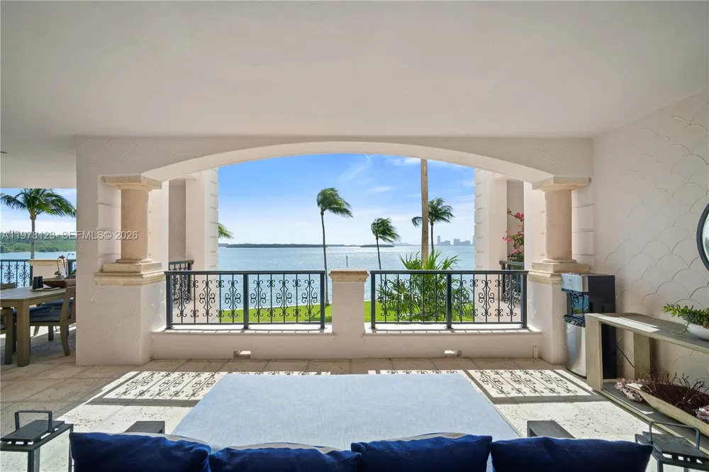 5222 Fisher Island Dr #5222 Fisher Island, FL 33109