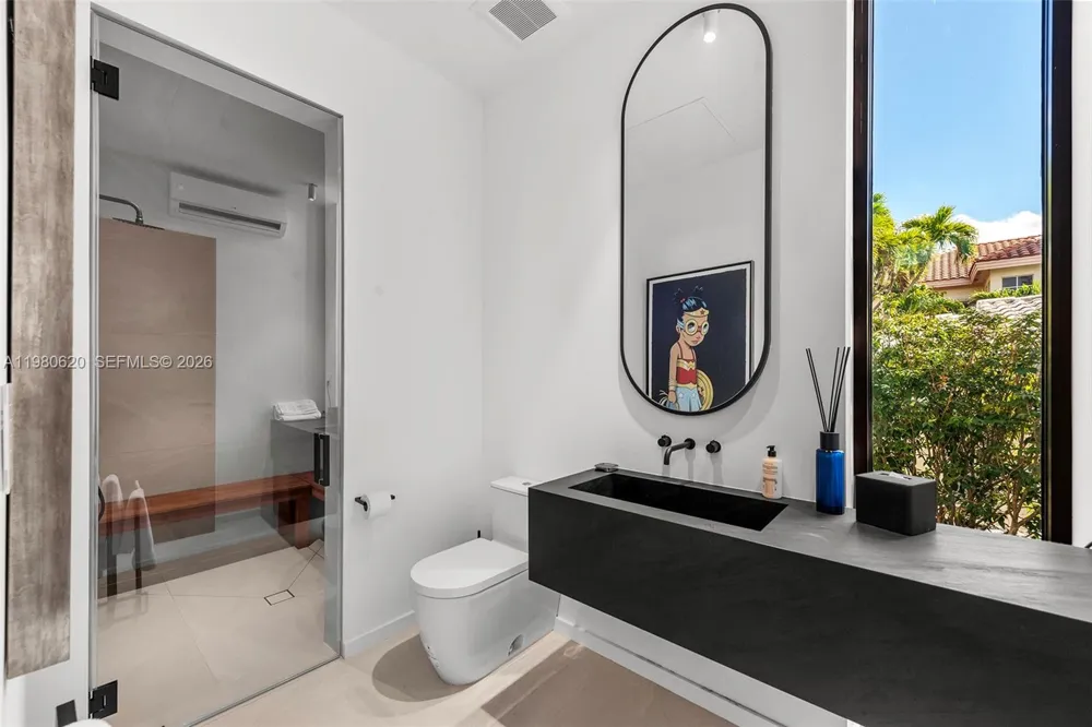 310 S Hibiscus Dr Miami Beach, FL 33139