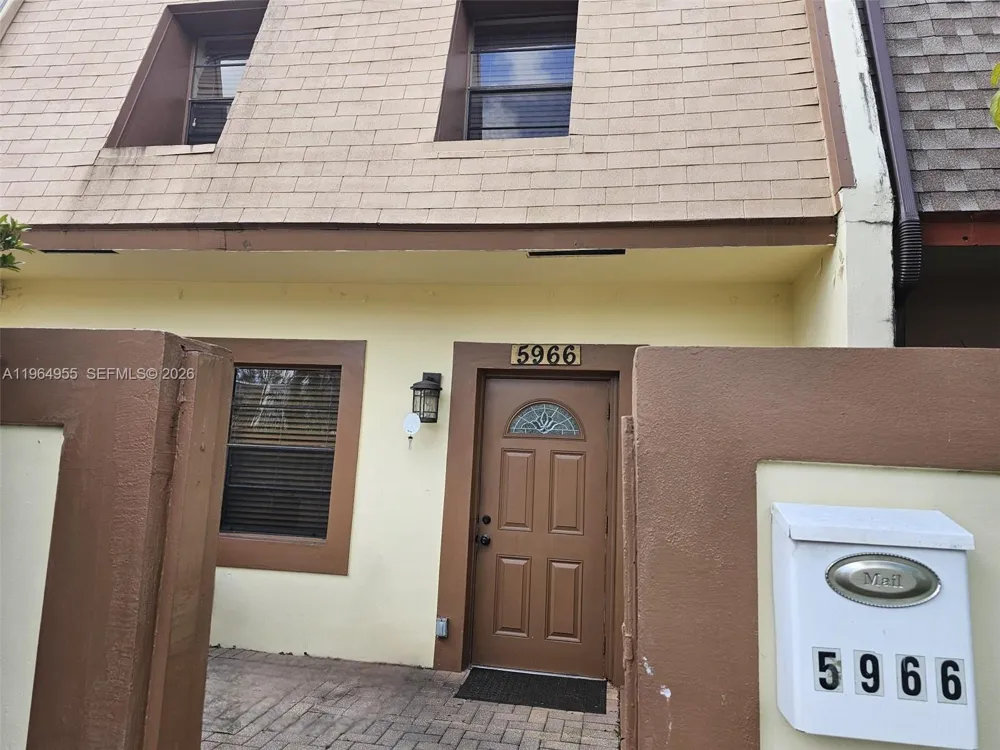 5966 NW 24th Ct Sunrise, FL 33313