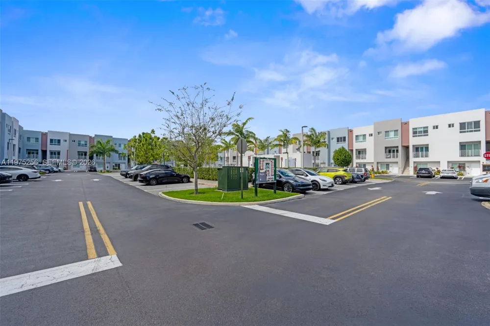 2535 NE 193rd St #3209 Miami, FL 33180