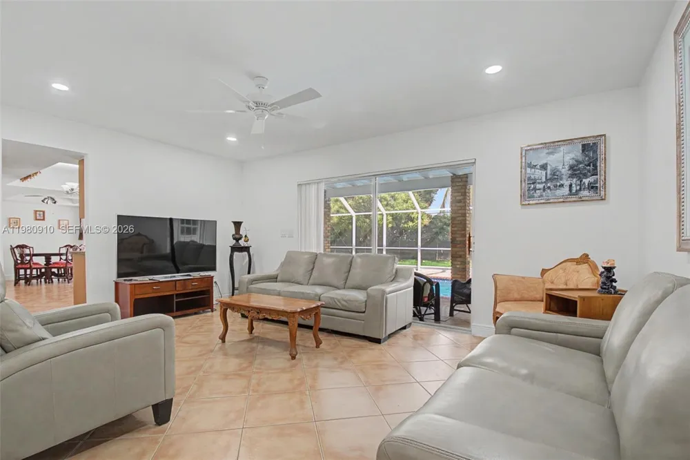 8241 SW 146th St Palmetto Bay, FL 33158