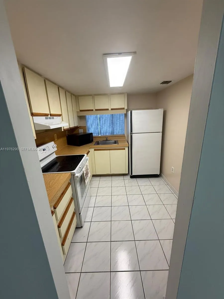 9400 WEST FLAGLER ST #312 Miami, FL 33174