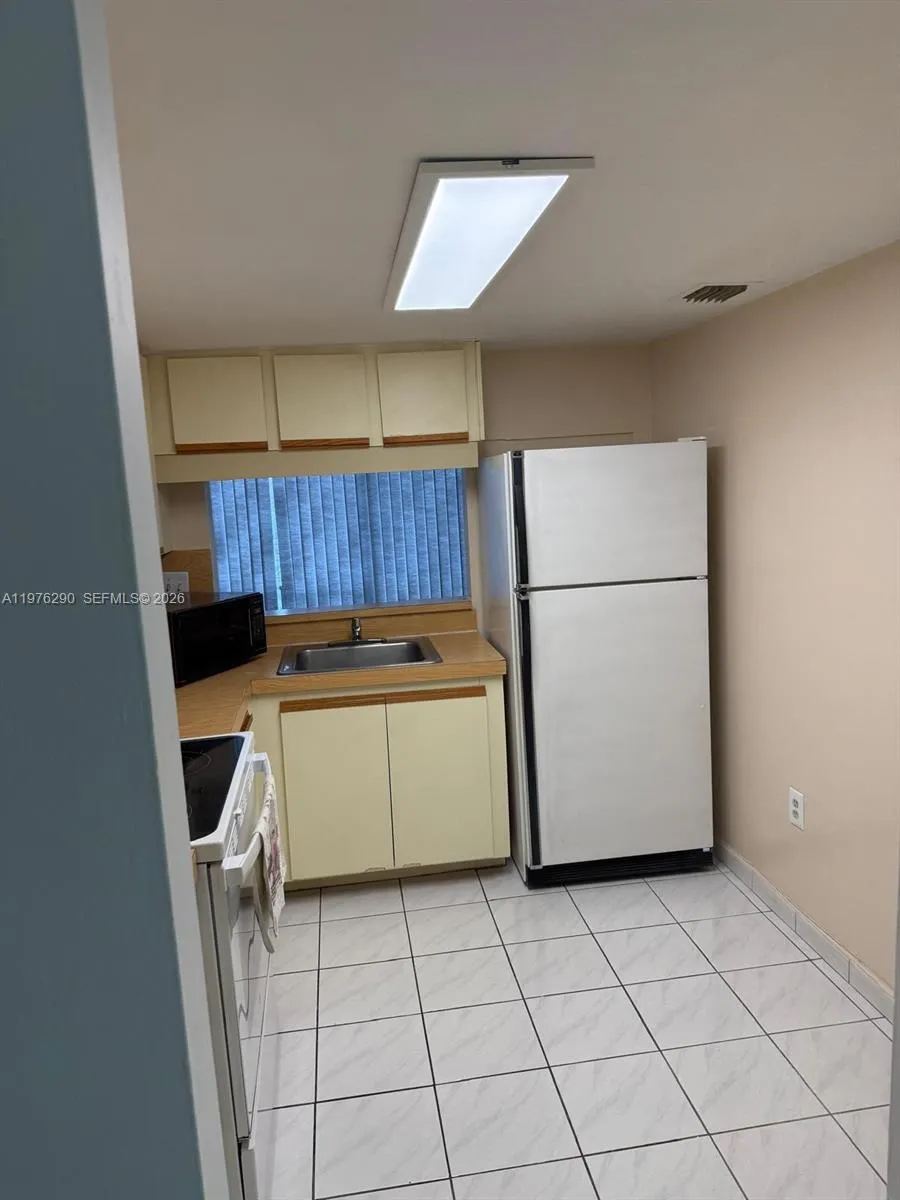 9400 WEST FLAGLER ST #312 Miami, FL 33174