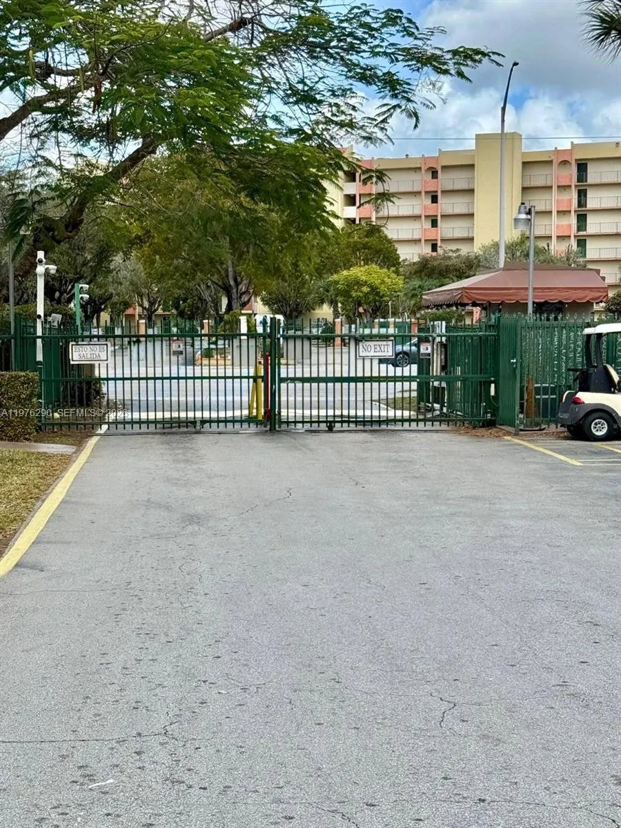 9400 WEST FLAGLER ST #312 Miami, FL 33174