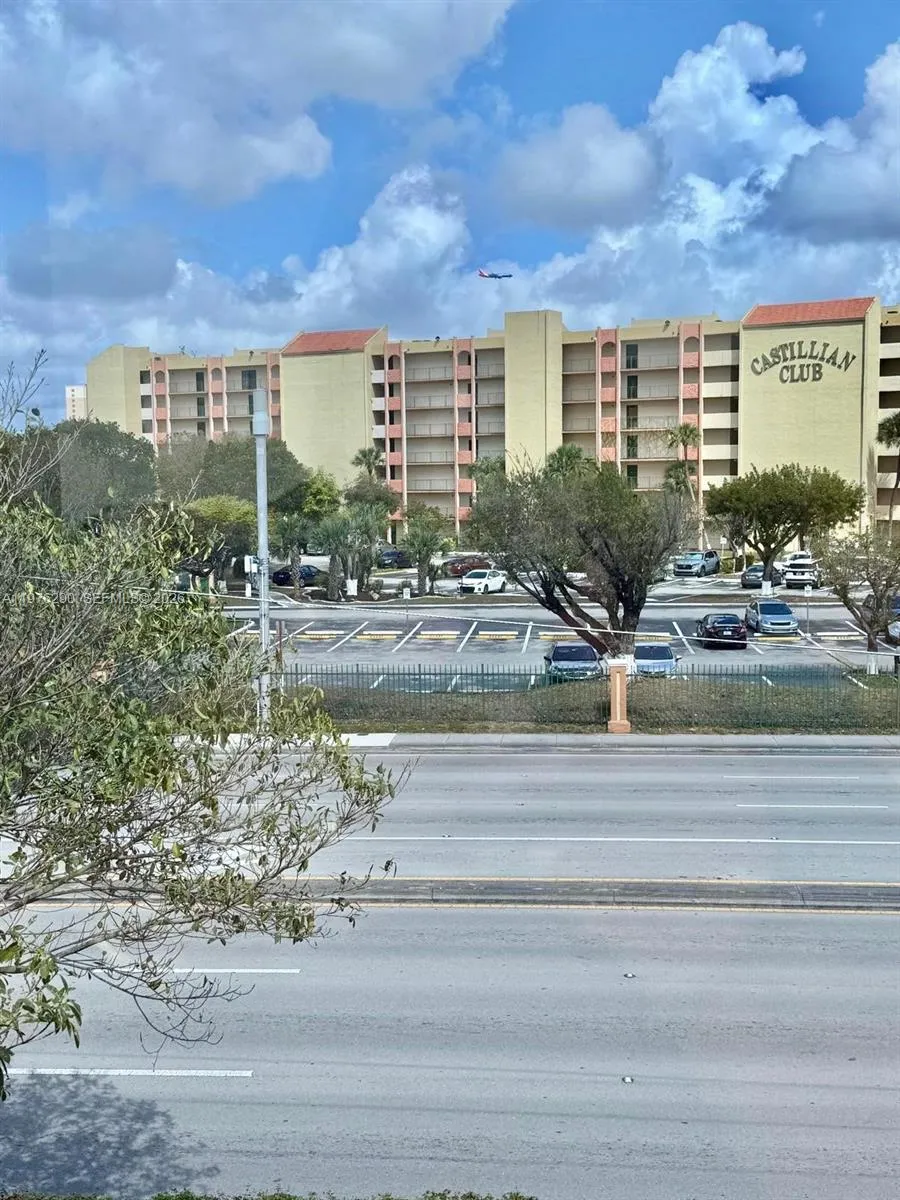 9400 WEST FLAGLER ST #312 Miami, FL 33174