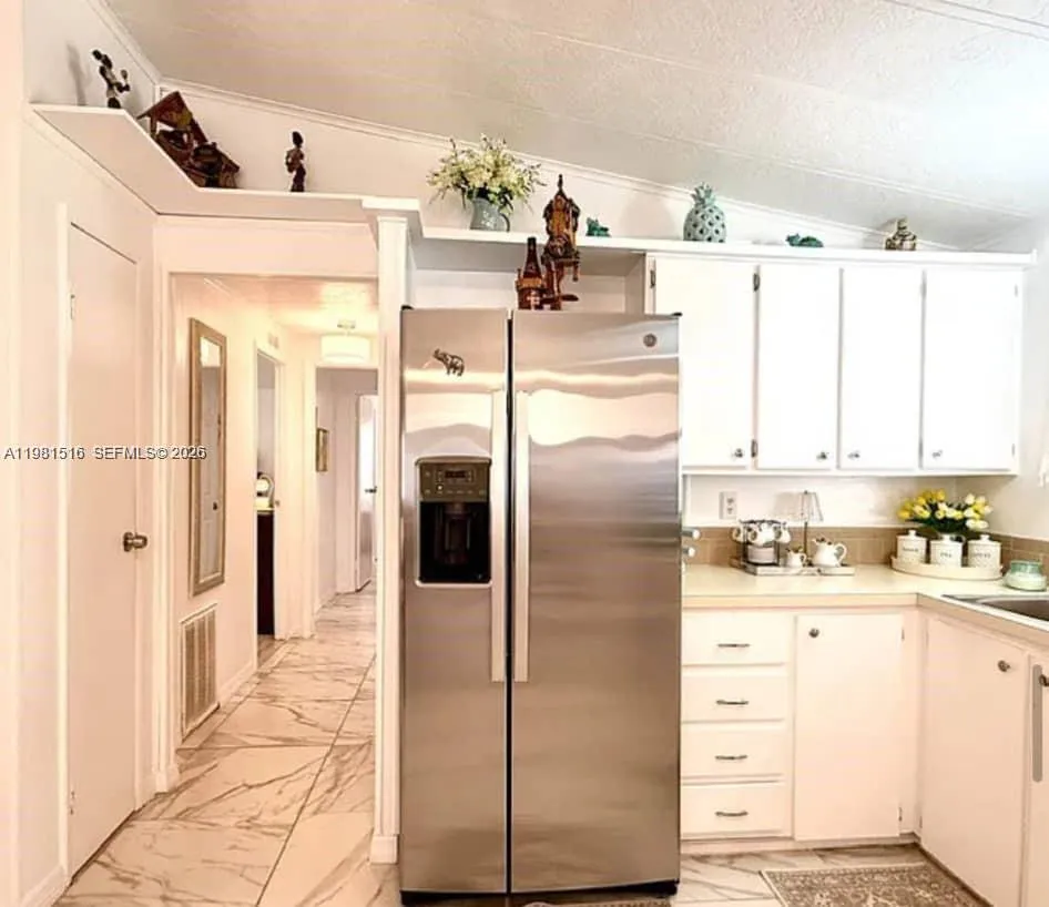 215 LAURELCREST CIR VALRICO Brandon, FL 33594