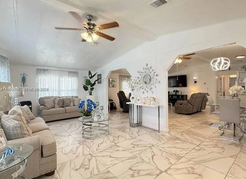 215 LAURELCREST CIR VALRICO Brandon, FL 33594