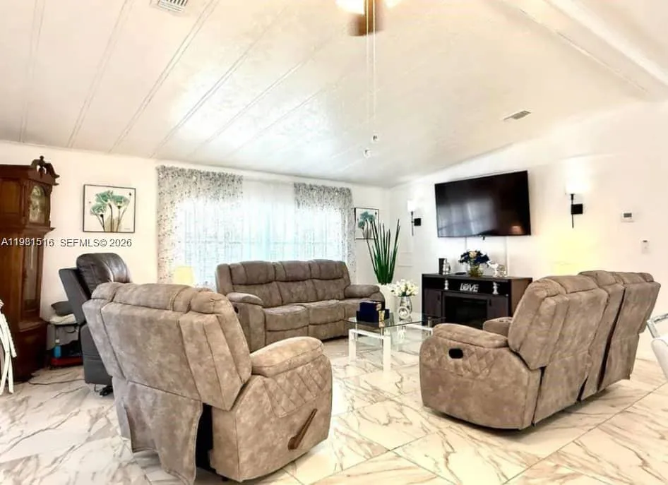 215 LAURELCREST CIR VALRICO Brandon, FL 33594