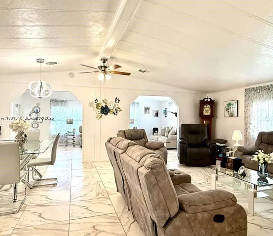 215 LAURELCREST CIR VALRICO Brandon, FL 33594