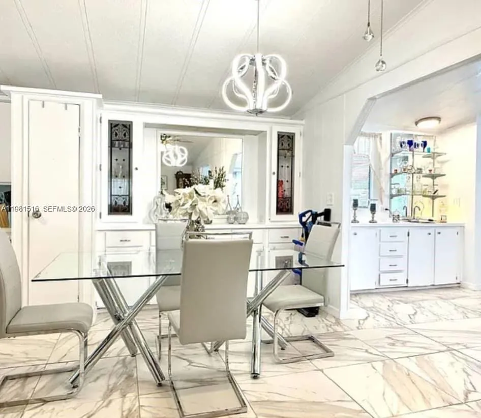 215 LAURELCREST CIR VALRICO Brandon, FL 33594