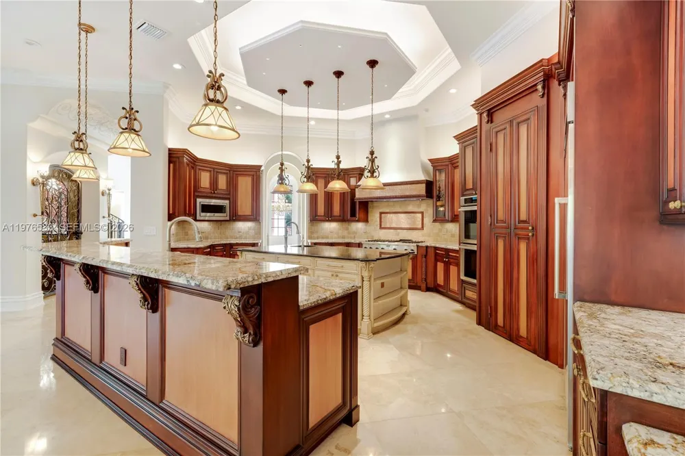 11400 SW 67th Ave Pinecrest, FL 33156