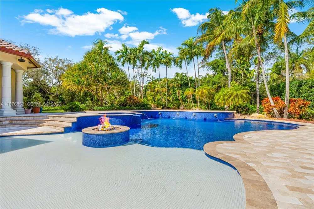 11400 SW 67th Ave Pinecrest, FL 33156