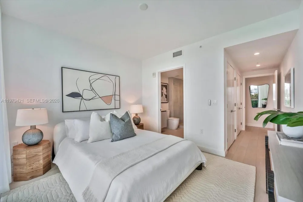 9201 E Bay Harbor Dr #503 Bal Harbour, FL 33154