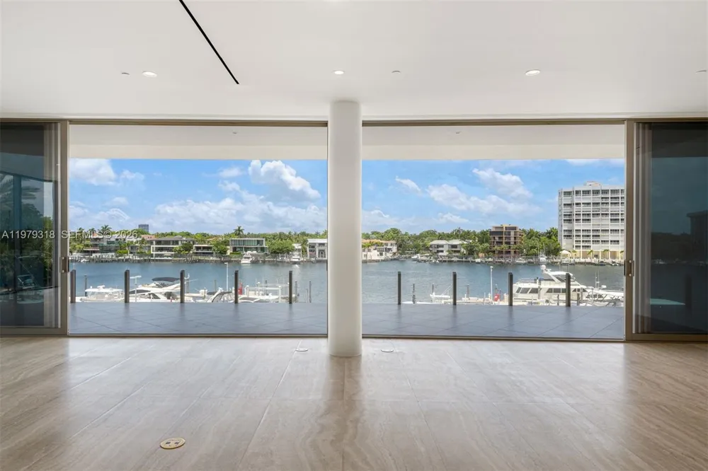 5 Grove Isle Dr #S304 Coconut Grove, FL 33133