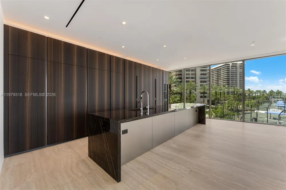 5 Grove Isle Dr #S304 Coconut Grove, FL 33133