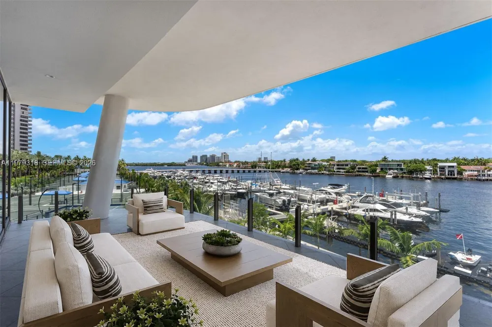 5 Grove Isle Dr #S304 Coconut Grove, FL 33133