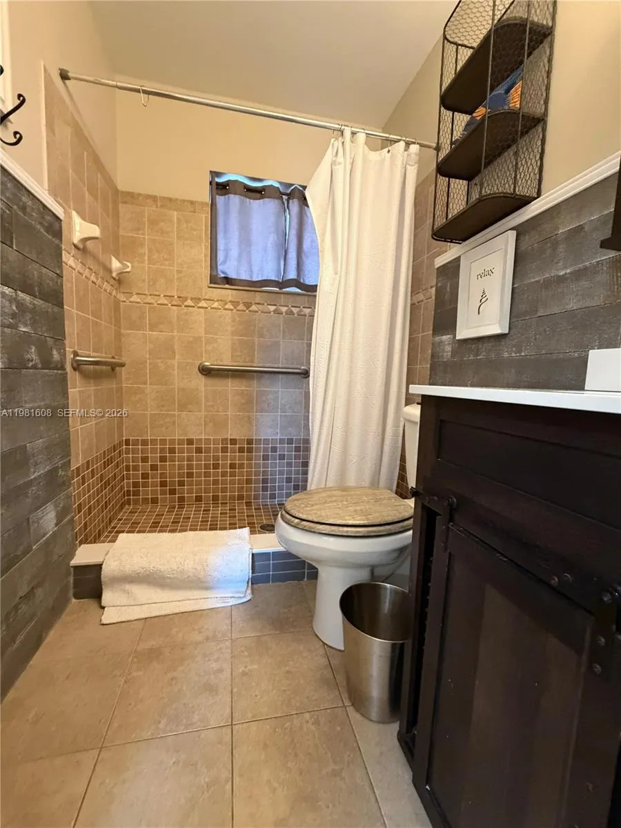 1832 Sunny Drive #d-32 Bradenton, FL 34207