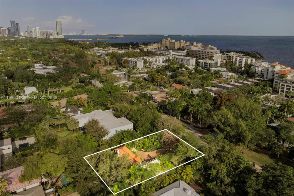 S Bayshore Dr Coconut Grove, FL 33133