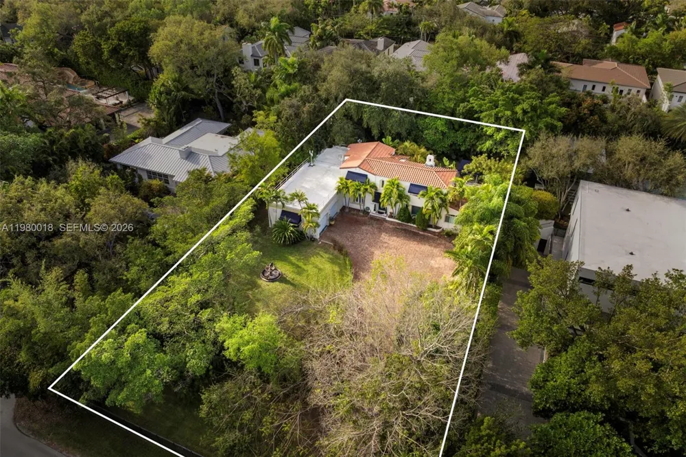 S Bayshore Dr Coconut Grove, FL 33133