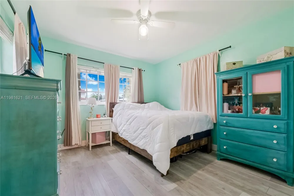 6350 NW 39th Ter Virginia Gardens, FL 33166