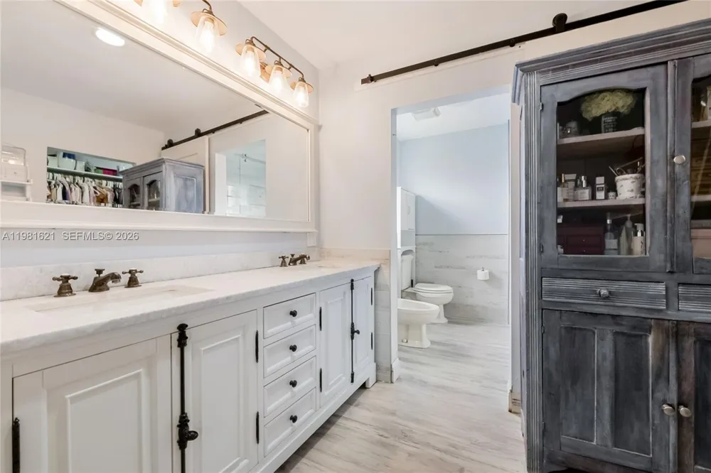 6350 NW 39th Ter Virginia Gardens, FL 33166