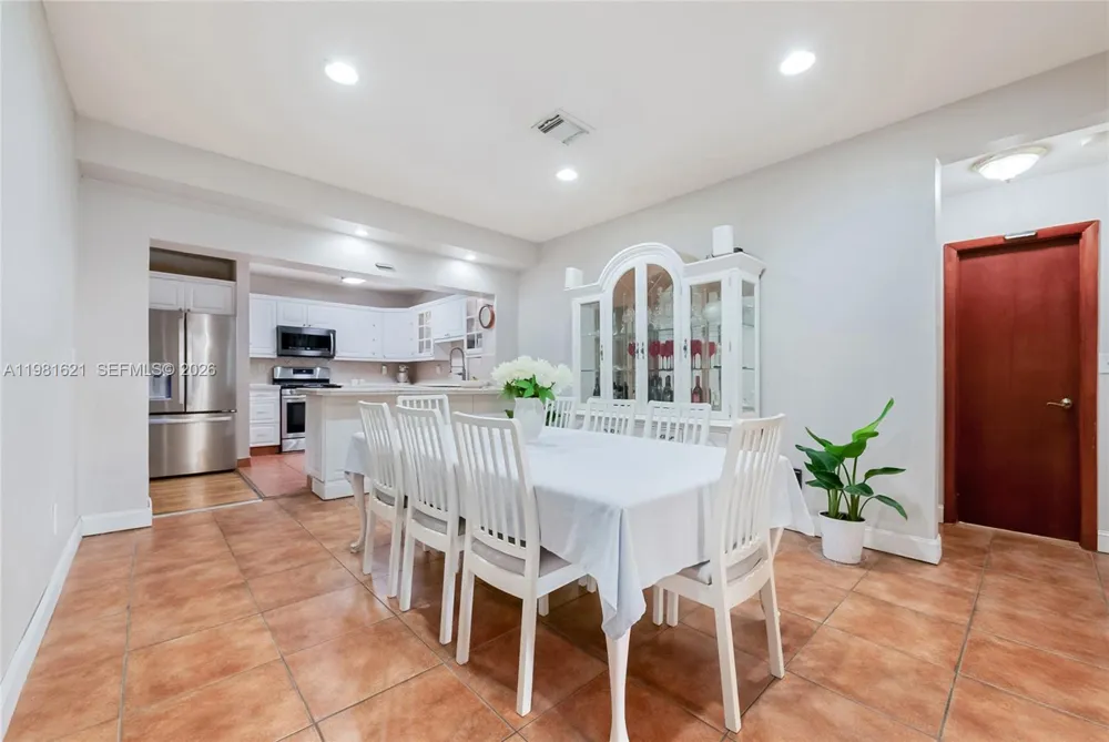 6350 NW 39th Ter Virginia Gardens, FL 33166