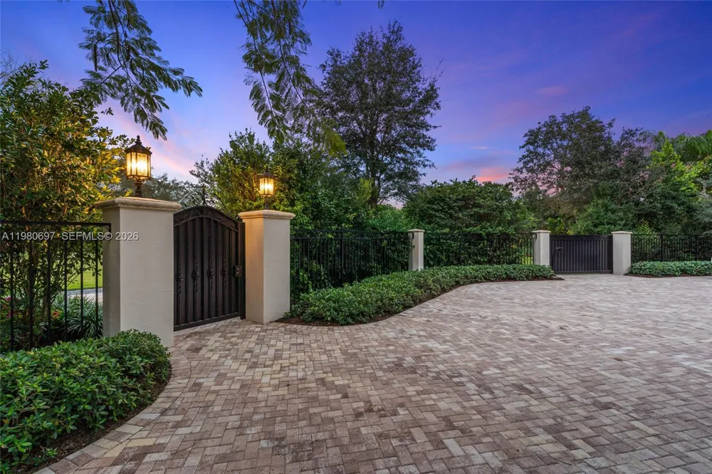 6255 SW 133rd St Pinecrest, FL 33156