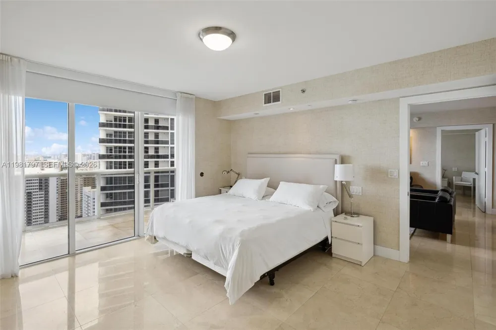 1830 S Ocean Dr #2904 Hallandale Beach, FL 33009