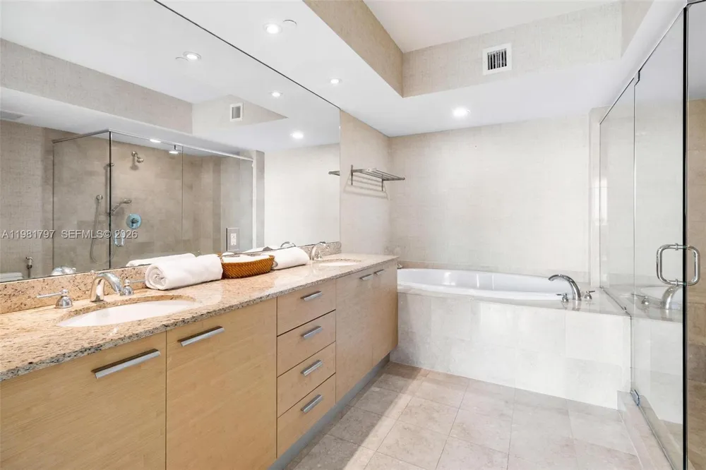 1830 S Ocean Dr #2904 Hallandale Beach, FL 33009